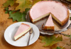 New York Cheesecake mit Guaven-Topping