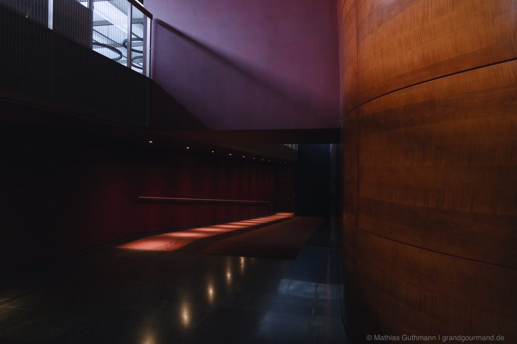 Licht- und Farbenspiel im KKL Luzern